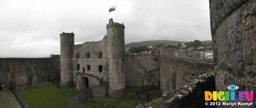 SX23721-5 Harlech Castle